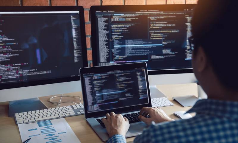 数据科学选型:R与Python如何赋能科尔沁左翼中旗网站建设?